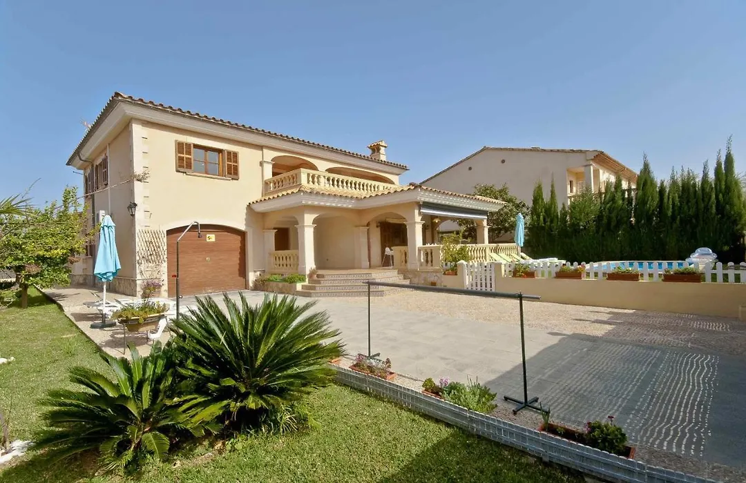 Llac Blau - Mediterranean Styled With Pool-1